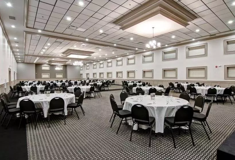 ホテル Chateau Nova Yellowknife