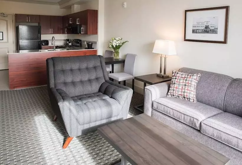 ホテル Chateau Nova Yellowknife