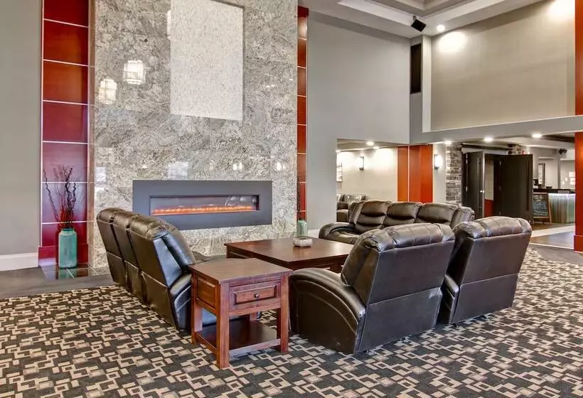 ホテル Chateau Nova Yellowknife