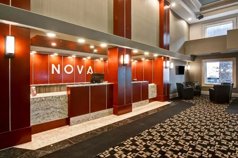 ホテル Chateau Nova Yellowknife