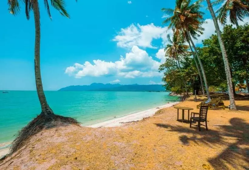 Hotelli Coconut Beach Villa Langkawi