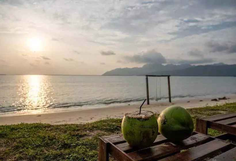 Hotelli Coconut Beach Villa Langkawi