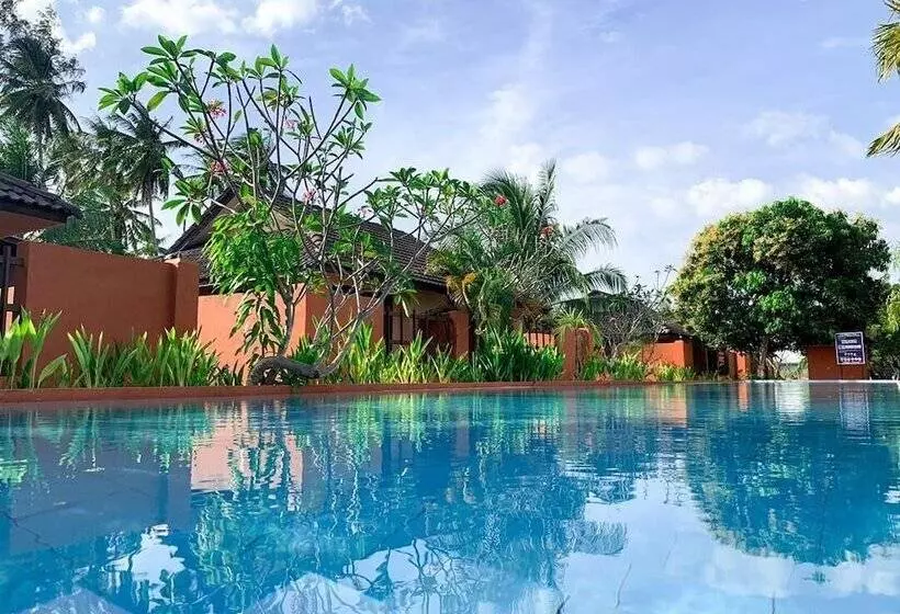 Hotelli Coconut Beach Villa Langkawi