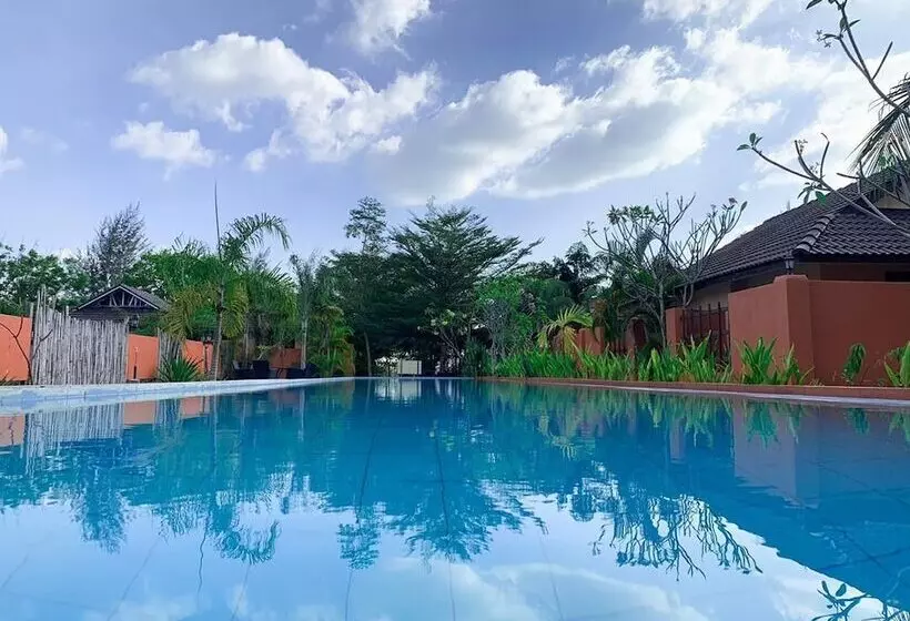 Hotelli Coconut Beach Villa Langkawi