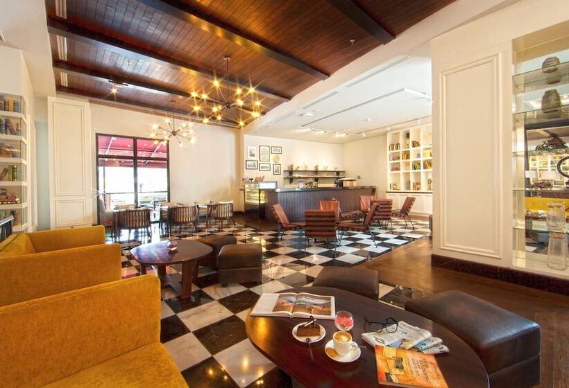 Отель De Paviljoen Bandung