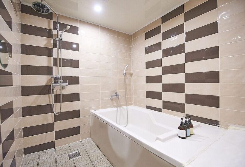 בית מלון כפרי Hyu