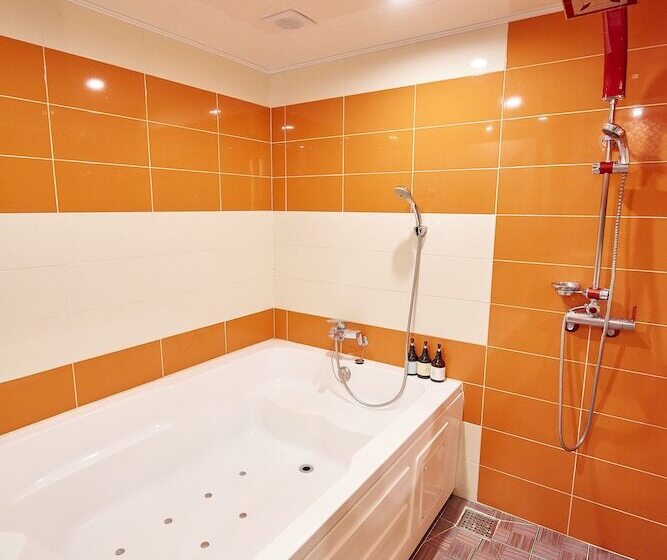 בית מלון כפרי Hyu