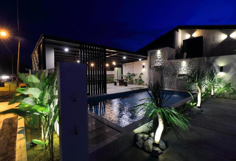 בית מלון כפרי Laman Sentosa Boutique Residence