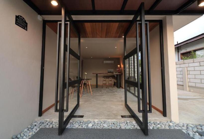 בית מלון כפרי Laman Sentosa Boutique Residence