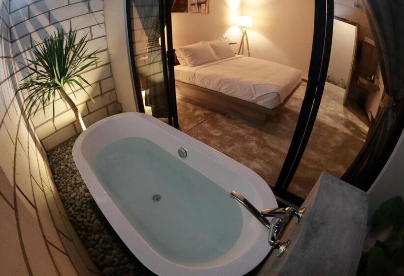 בית מלון כפרי Laman Sentosa Boutique Residence