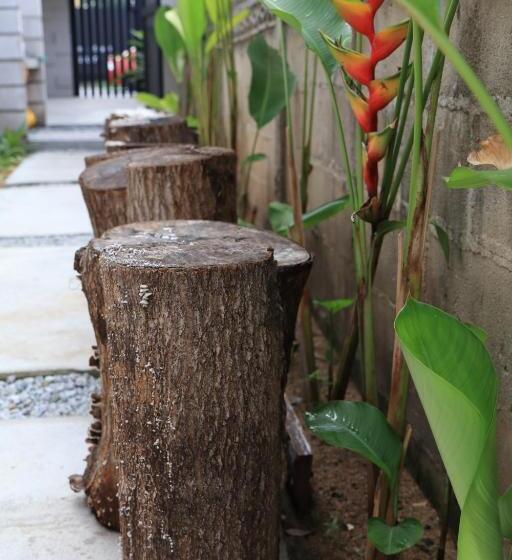 בית מלון כפרי Laman Sentosa Boutique Residence