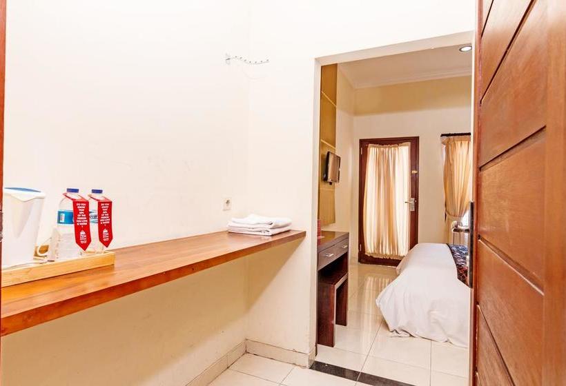 בית מלון כפרי Zen Rooms Sunshine Dewi Sartika