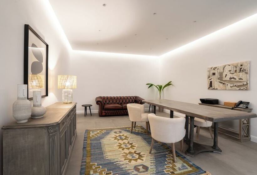 Hotel Néro Luxury Suites