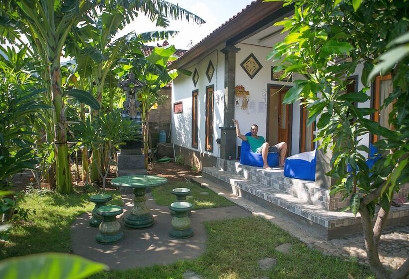 Bali Fab Dive Center   Hostel