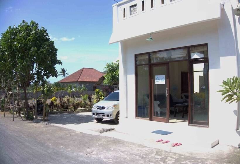 Bali Fab Dive Center   Hostel