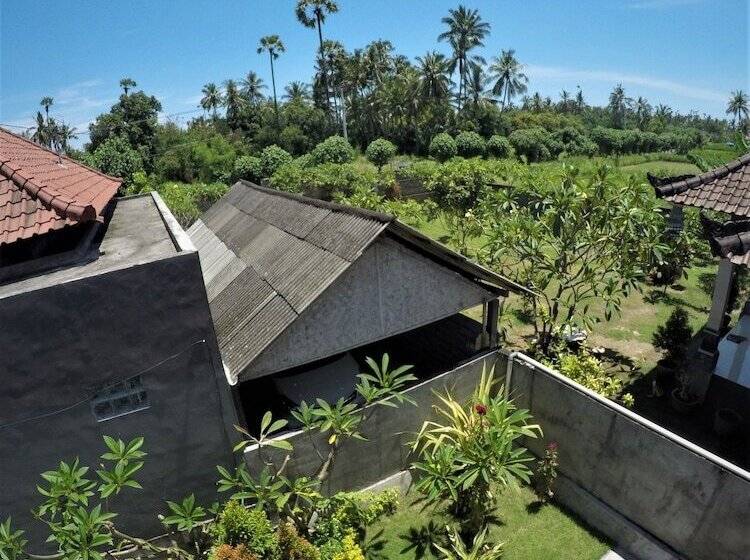 Bali Fab Dive Center   Hostel