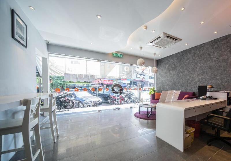 Hotel Orange Premier  Taman Segar