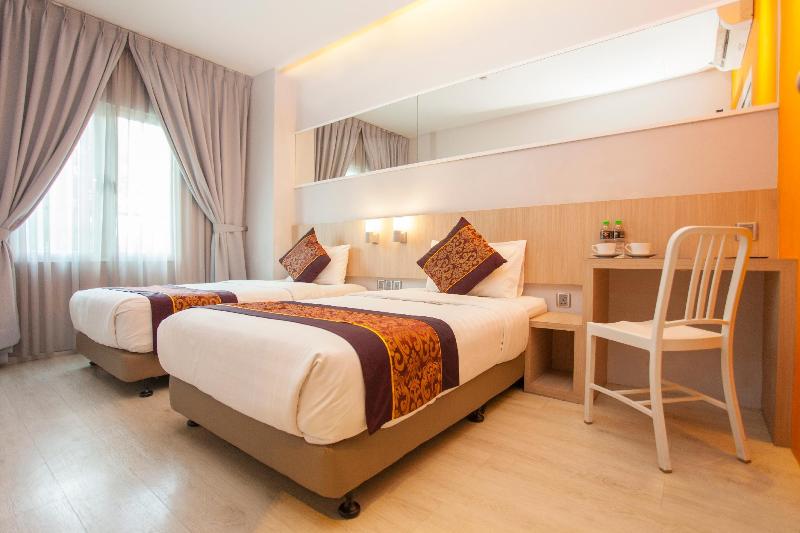 Hotel Orange Premier  Taman Segar