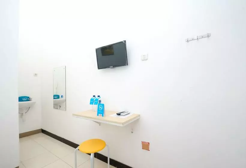Pensió Airy Eco Miroto Seteran Serut Semarang