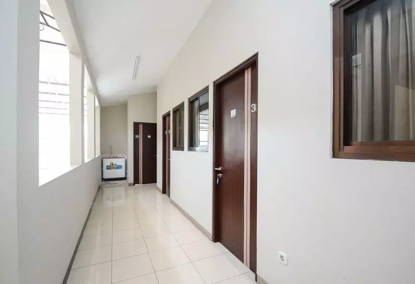 Pensió Airy Eco Miroto Seteran Serut Semarang