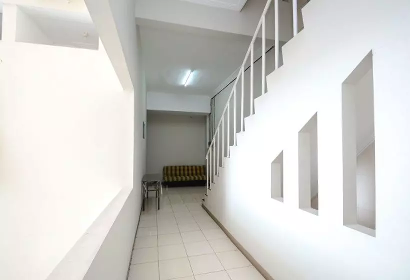 Pensió Airy Eco Miroto Seteran Serut Semarang