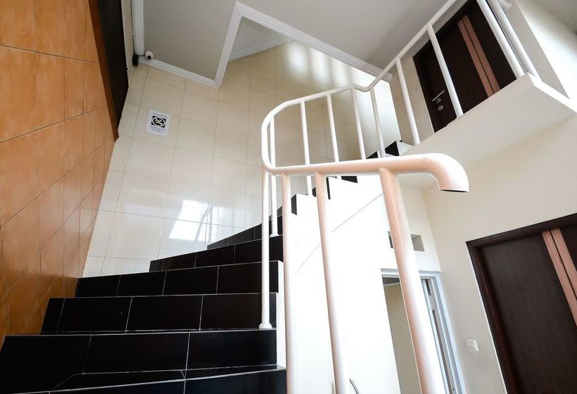 Pensão Airy Eco Miroto Seteran Serut Semarang