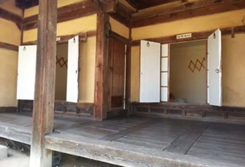 ペンション Moji Guest House