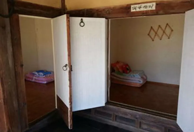 ペンション Moji Guest House