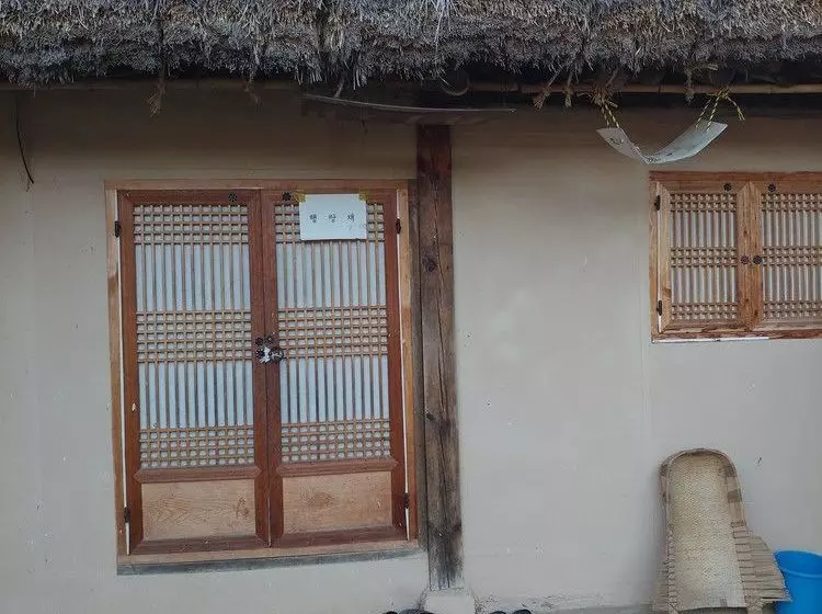 ペンション Moji Guest House