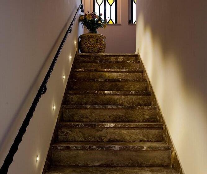 مبيت وإفطار Porta Di Mezzo Luxury Suites And Rooms