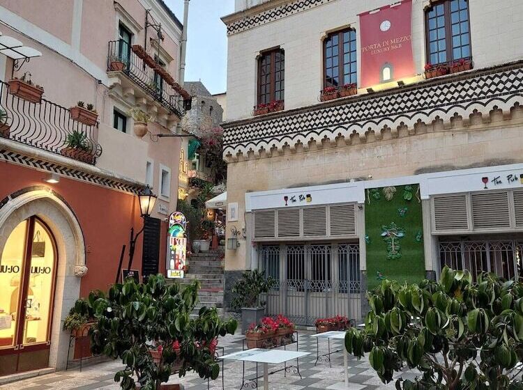 مبيت وإفطار Porta Di Mezzo Luxury Suites And Rooms