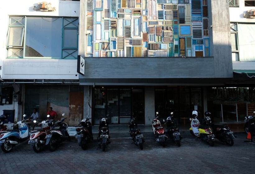 הוסטל H Ostel Bali