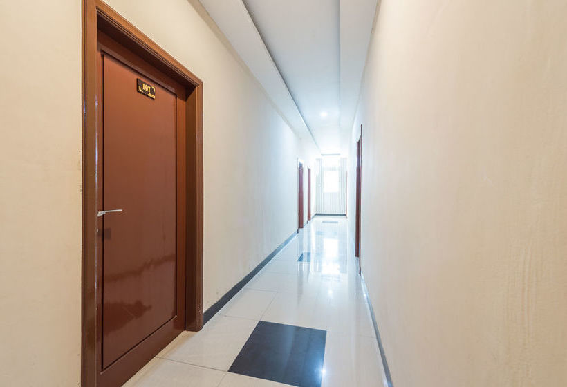 Szálloda Airy Tatura Emmy Saelan 33 Palu