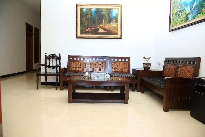 پانسیون Puri Kusuma Guest House
