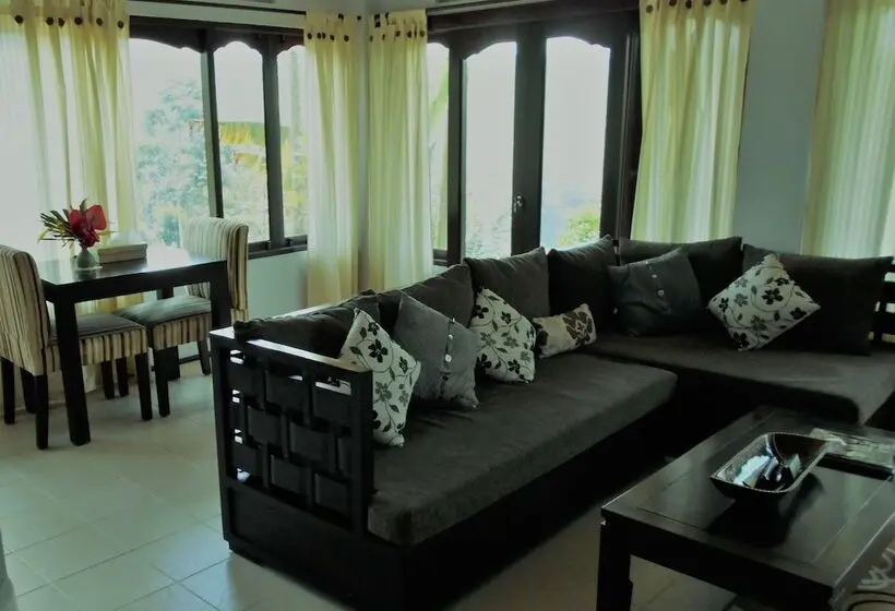 Shangrilah Villas
