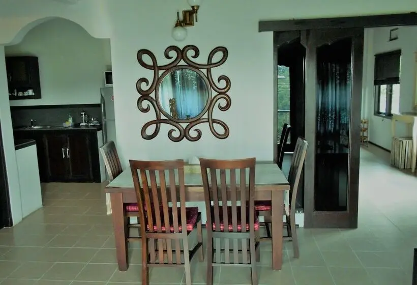 Shangrilah Villas