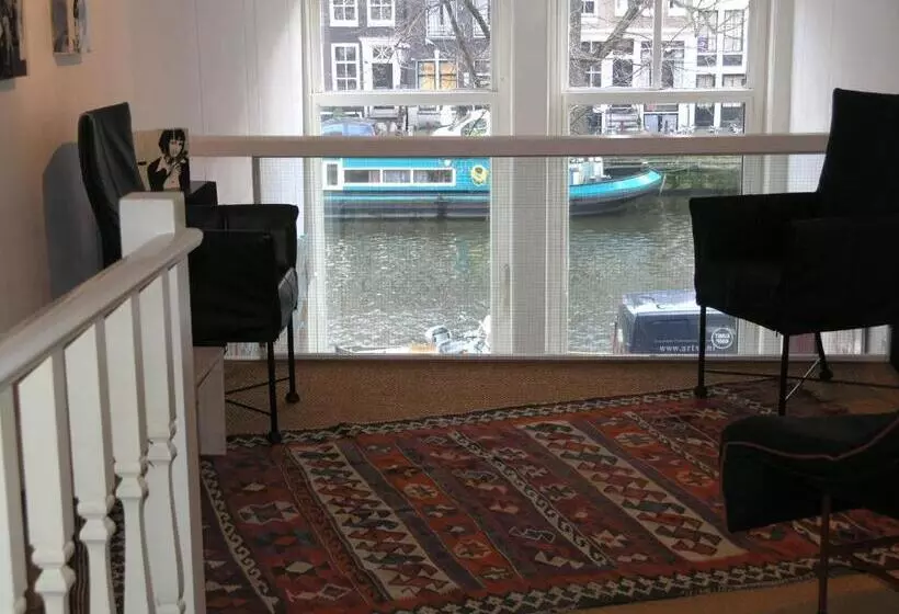 B&b Singel 100