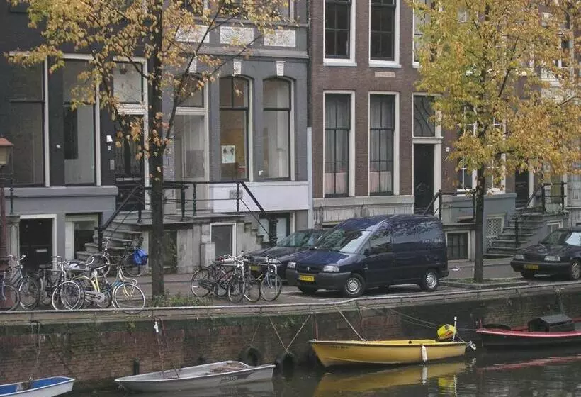 B&b Singel 100