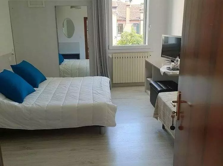 تختخواب و صبحانه Venice Home