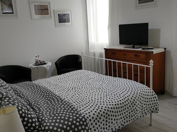 تختخواب و صبحانه Venice Home