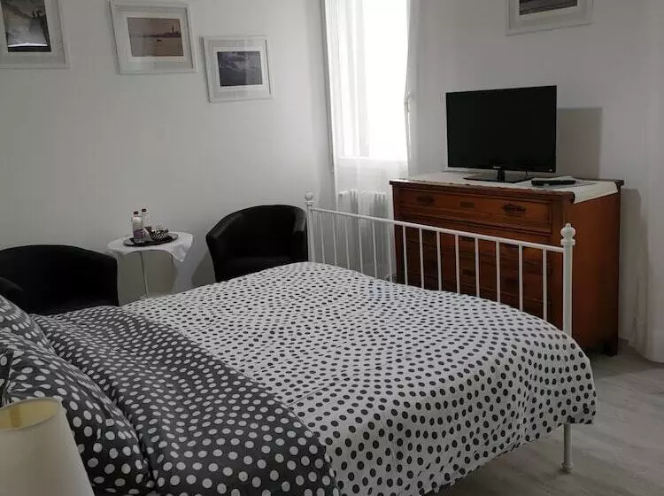 تختخواب و صبحانه Venice Home