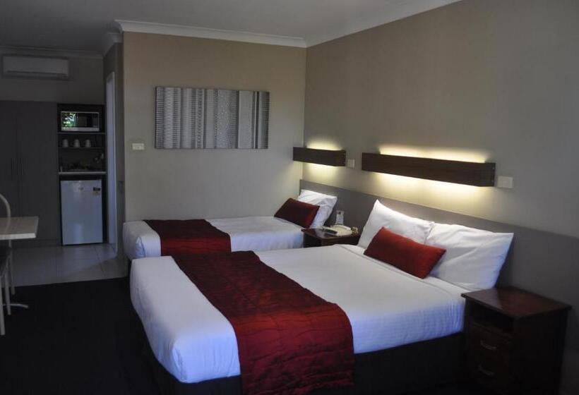 בית מלון כפרי In Town Motor Inn