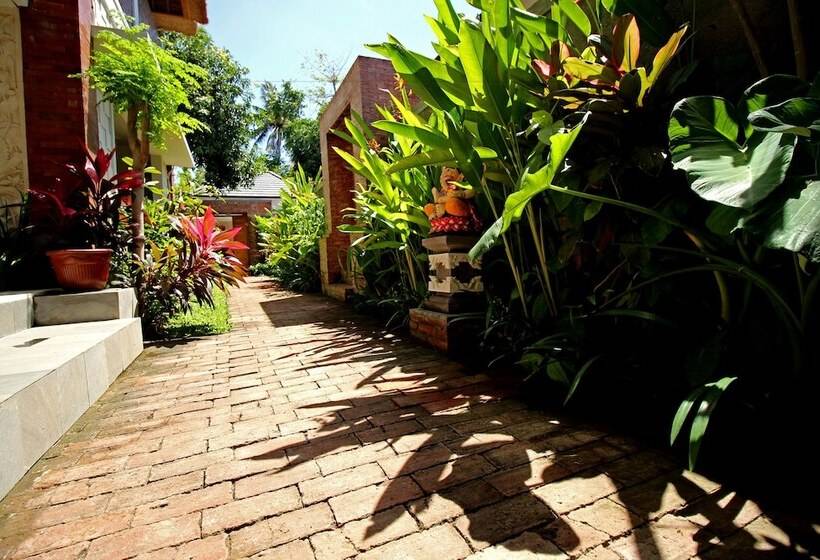 ホテル Uma De Villa Sanur