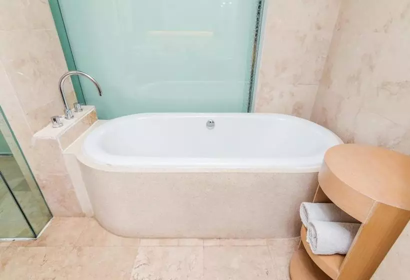 ホテル Zen Premium Uluwatu Complex
