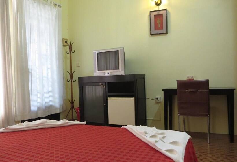 פנסיון Goldie Guesthouse