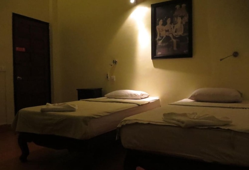 פנסיון Goldie Guesthouse