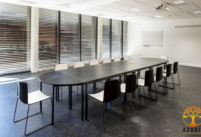 Adonis Dijon Maison Internationale