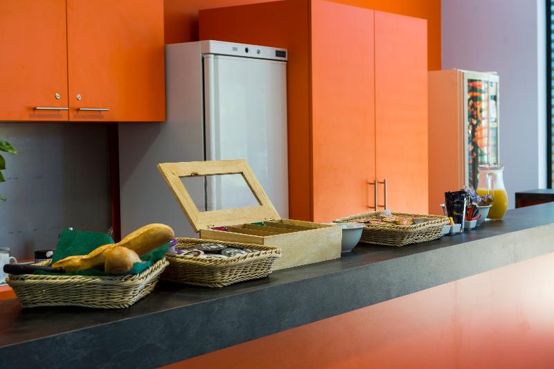 Adonis Dijon Maison Internationale