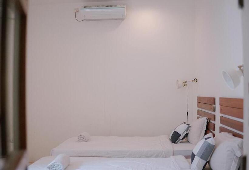 בית מלון כפרי Augustina Home