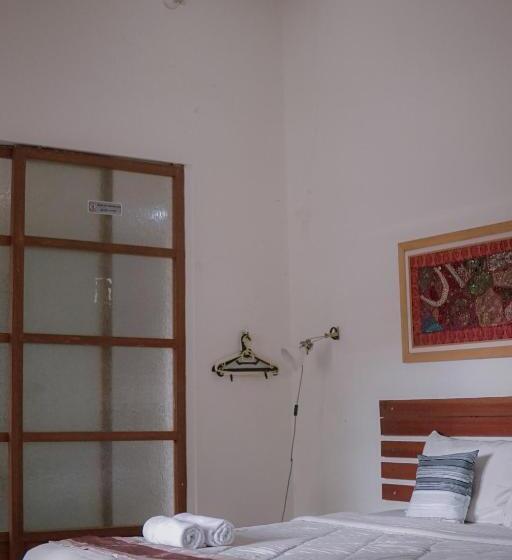 בית מלון כפרי Augustina Home